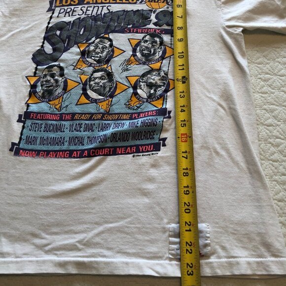 Los Angeles Lakers Showtime Team 1990 t shirt Men Size Med, Nutmeg Mills Vintage - Picture 8 of 8